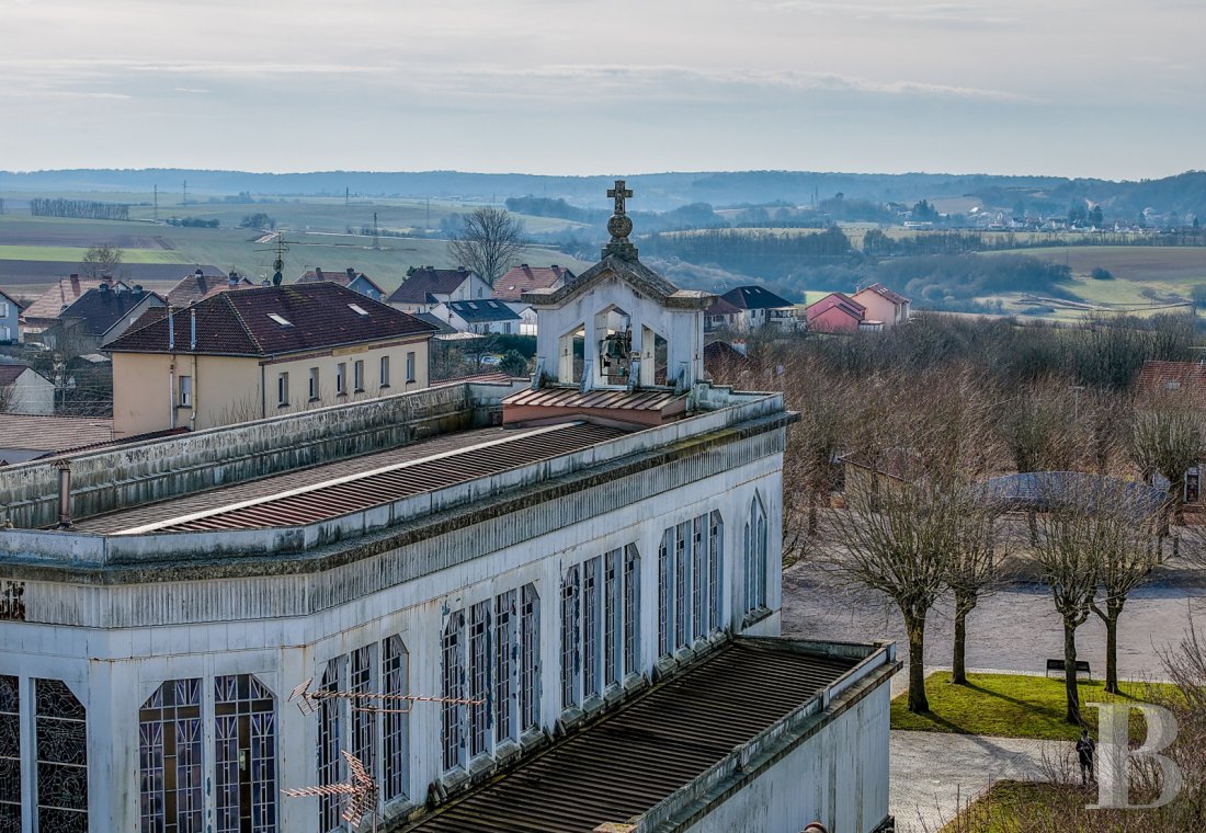 À Crusnes, en Meurthe-et-Moselle, à proximité du Luxembourg, une église d'un style unique ouverte à tout projet culturel ou commercial - photo  n°3